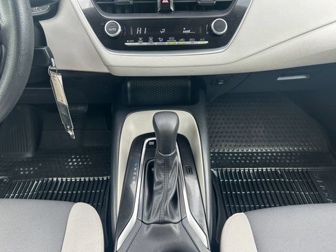 Used 2025 Toyota Corolla LE AWD/4WD image 15