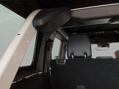 Used 2024 Ford Bronco Outer Banks AWD/4WD image 34