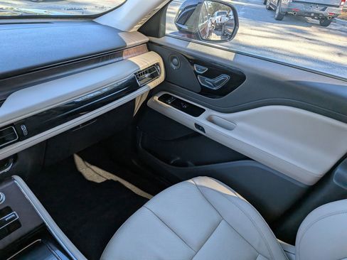 Certified 2022 Lincoln Aviator Reserve w/ Elements Package Plus image 18