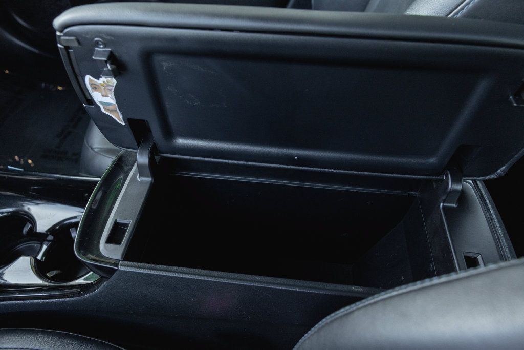 Used 2018 Toyota Prius Three Touring FWD image 20