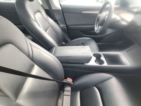 Used 2021 Tesla Model 3 Standard Range Plus image 4