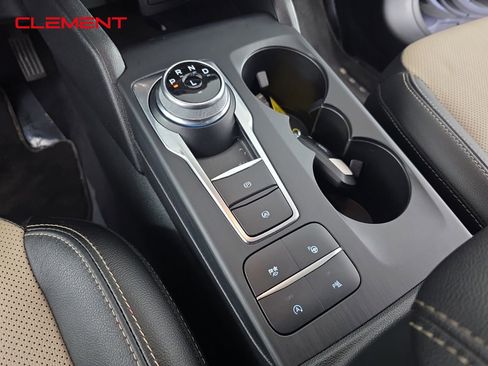 Certified 2022 Ford Escape Titanium w/ Titanium Elite Package image 25