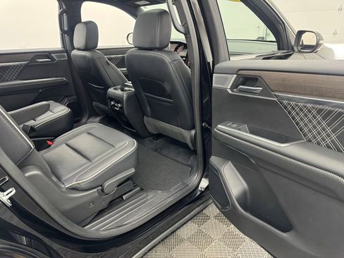 Used 2024 GMC Acadia Denali w/ Super Cruise Package FWD image 43