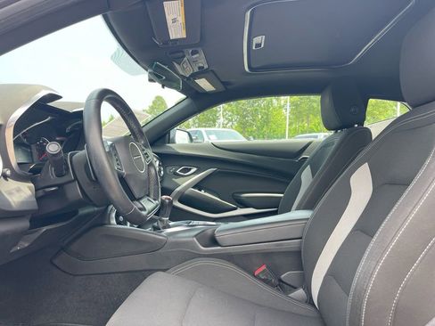 Used 2021 Chevrolet Camaro LT w/ RS Package image 9