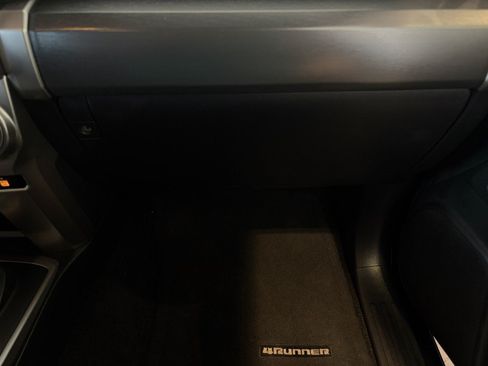 Used 2024 Toyota 4Runner SR5 AWD/4WD image 41
