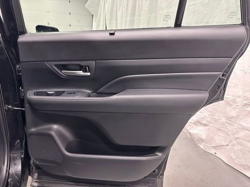 Used 2025 Toyota Grand Highlander AWD image 56
