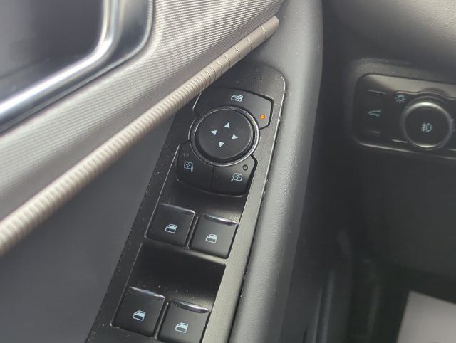 Used 2025 Ford Explorer Active w/ Active Comfort Package AWD/4WD image 36