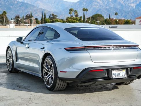 Used 2021 Porsche Taycan image 8