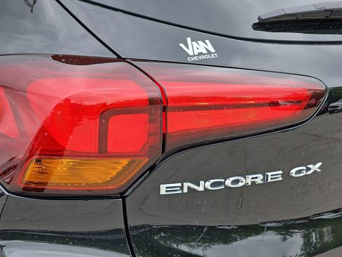 Used 2022 Buick Encore GX Select w/ Sport Touring Package FWD image 38