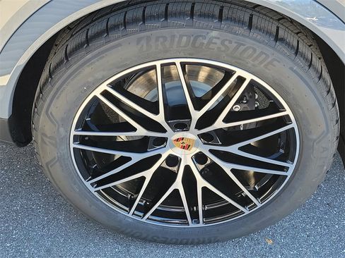 New 2026 Porsche Cayenne Coupe image 14