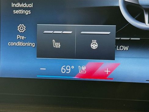 Used 2024 BMW X5 xDrive50e w/ M Sport Package image 21