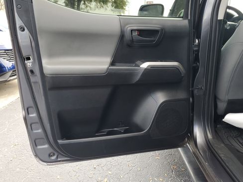 Used 2019 Toyota Tacoma SR5 image 10