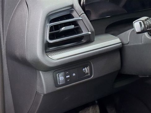 Used 2026 Chevrolet Traverse LT w/ Driver Confidence Package image 12