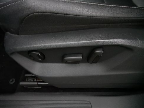 Certified 2020 Volkswagen Tiguan SE w/ Panoramic Sunroof Package image 20