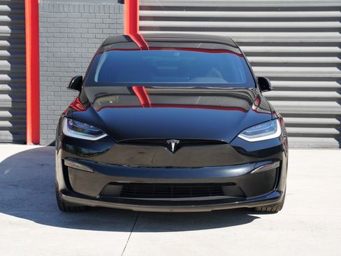 Used 2022 Tesla Model X Plaid image 6