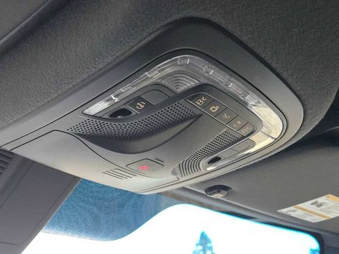 Used 2025 Mercedes-Benz Sprinter 2500 image 36