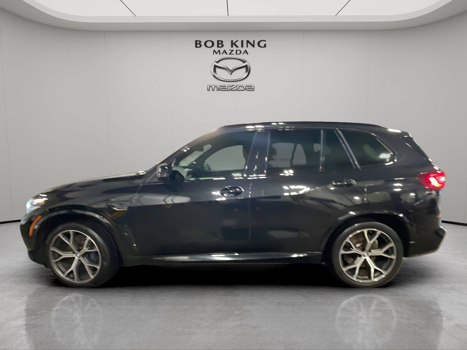 Used 2022 BMW X5 xDrive45e w/ M Sport Package AWD/4WD image 2