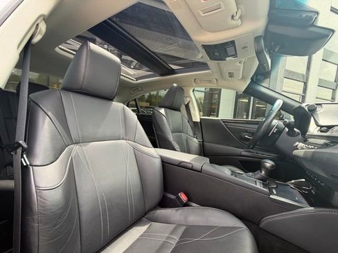 Used 2021 Lexus ES 350 Ultra Luxury w/ Accessory Package 2 FWD image 25
