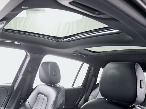 Used 2022 Mercedes-Benz EQB 300 4MATIC w/ Pinnacle Package image 36