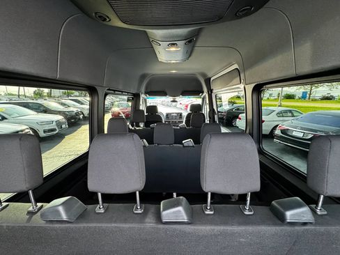 Used 2024 Mercedes-Benz Sprinter 2500 image 22