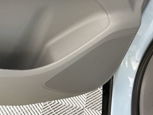 Used 2022 Chevrolet Bolt EUV Premier FWD image 19