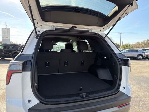 New 2026 Chevrolet Equinox LT w/ Safety and Technology Package FWD image 12