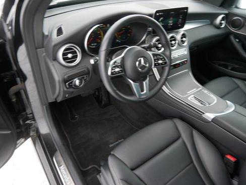 Used 2022 Mercedes-Benz GLC 300 4MATIC w/ Multimedia Package Lite image 19