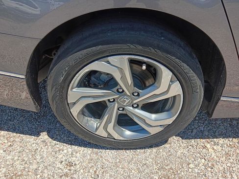 Used 2018 Honda Accord EX image 29