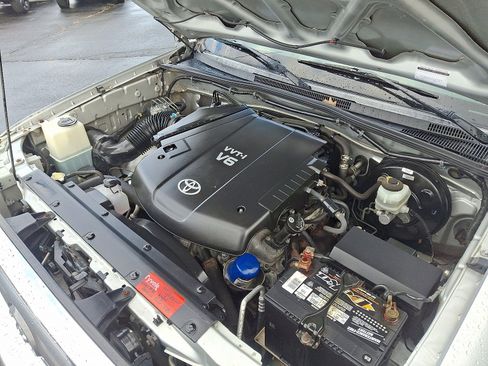 Used 2010 Toyota Tacoma PreRunner image 26