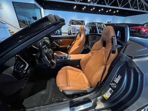 Used 2022 BMW Z4 M40i w/ Premium Package image 10
