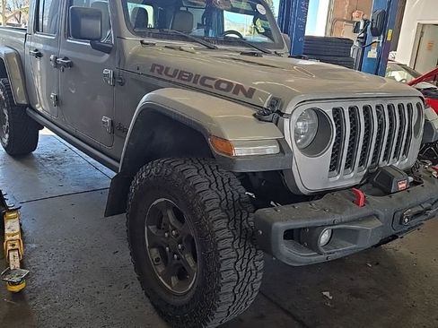 Used 2020 Jeep Gladiator Rubicon image 2