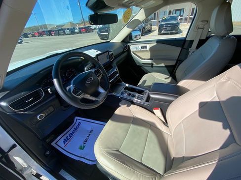 Used 2021 Ford Explorer Limited w/ Equipment Group 301A image 12
