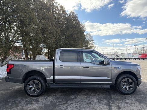 Used 2024 Ford F150 Lightning Lariat image 4