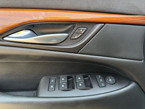 Used 2015 Cadillac Escalade Premium image 31