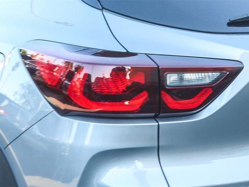 Used 2025 Chevrolet TrailBlazer ACTIV w/ Driver Confidence Package image 7