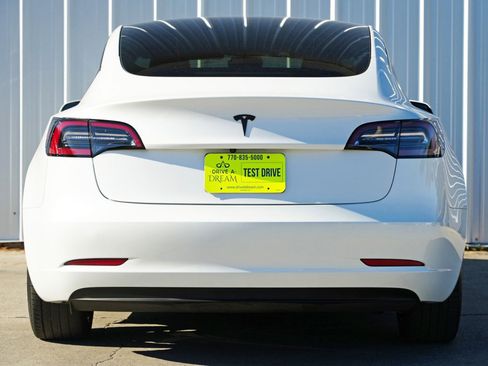 Used 2023 Tesla Model 3 Standard Range image 11
