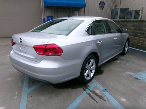 Used 2013 Volkswagen Passat 2.5 SE image 5