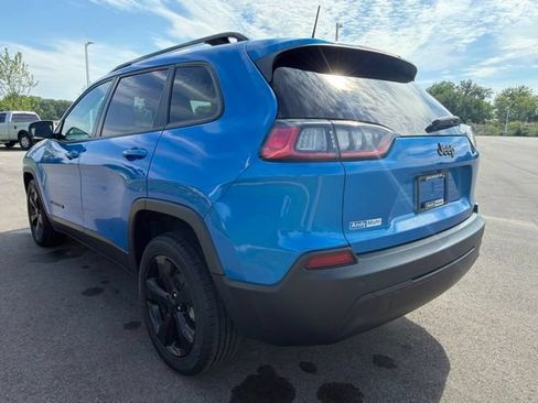 Used 2021 Jeep Cherokee Latitude Plus FWD image 11