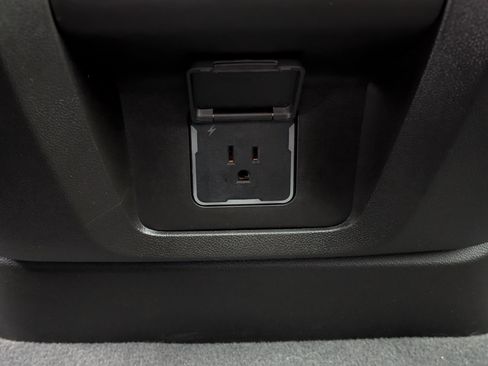 Used 2024 GMC Yukon Denali image 46