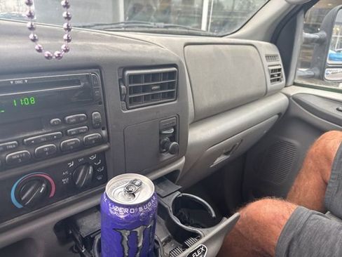 Used 2004 Ford F250 XLT image 12