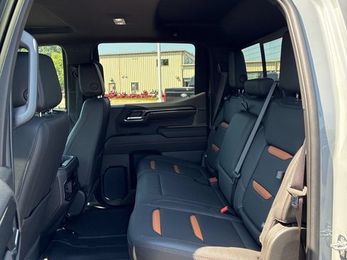 Used 2025 GMC Sierra 1500 AT4 w/ AT4 Premium Package AWD/4WD image 29