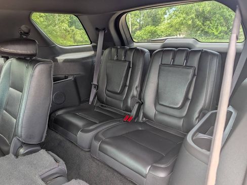 Used 2013 Ford Explorer XLT FWD image 5