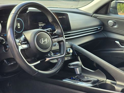 Used 2024 Hyundai Elantra SEL w/ Convenience Package image 15