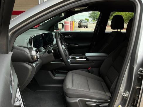 Used 2025 Chevrolet Equinox LT FWD image 9