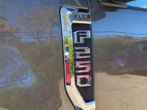 Used 2022 Ford F250 XLT w/ XLT Value Package image 13