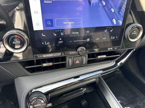 Certified 2025 Lexus NX 250 FWD w/ Towing Package (2000 Lbs) image 19