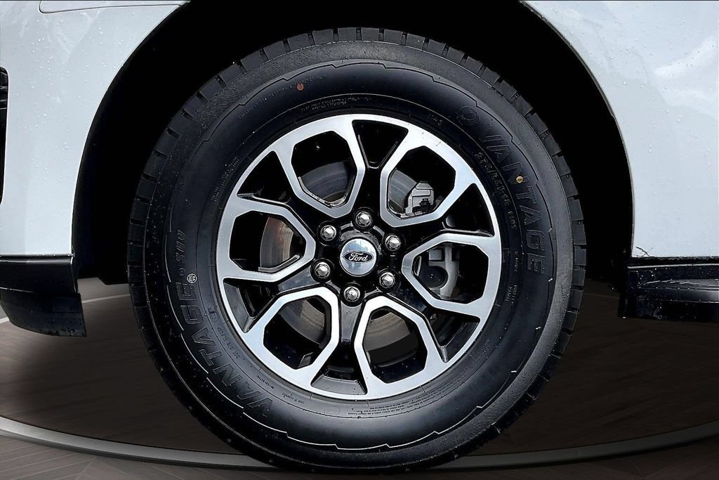 Used 2024 Ford Expedition XLT RWD image 38