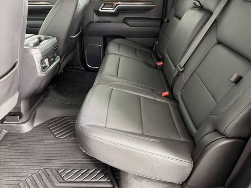 Used 2024 Chevrolet Silverado 1500 LT Trail Boss w/ LT Trail Boss Premium Package image 17