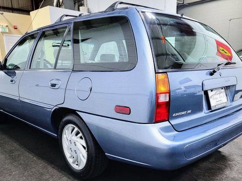 Used 1999 Ford Escort SE image 35