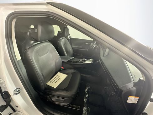 Used 2024 Kia EV6 Light image 28